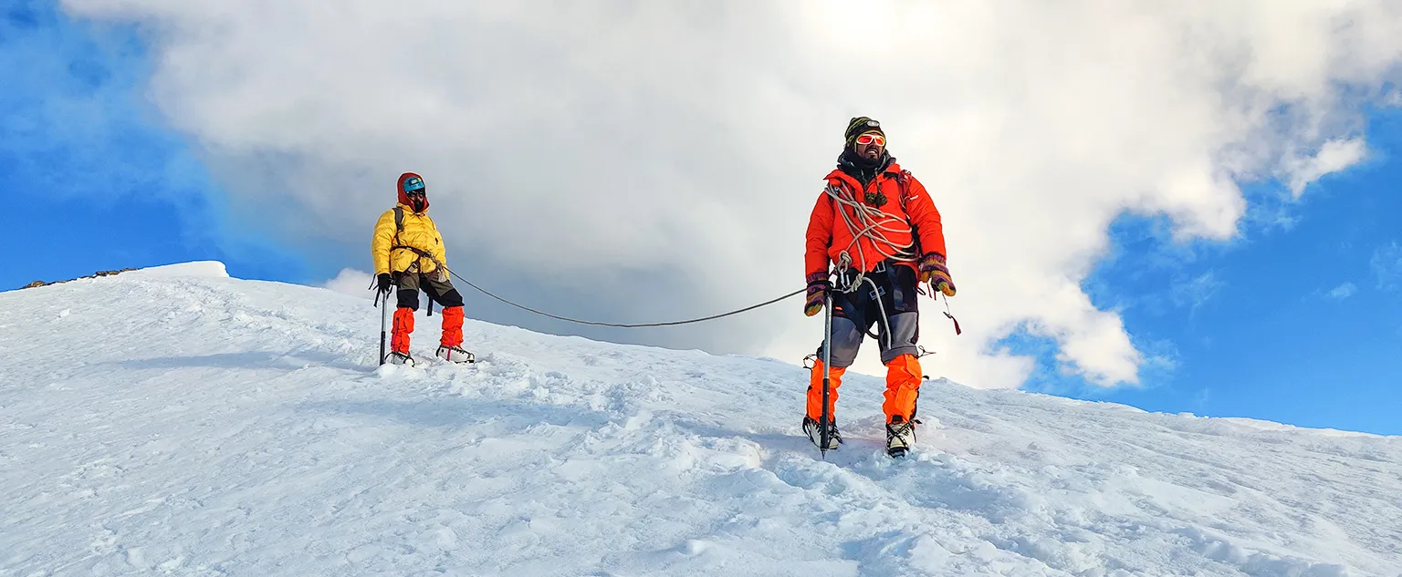 Kang Yatse 2 & Dzo Jongo East  Peak Expedition with Markha Valley